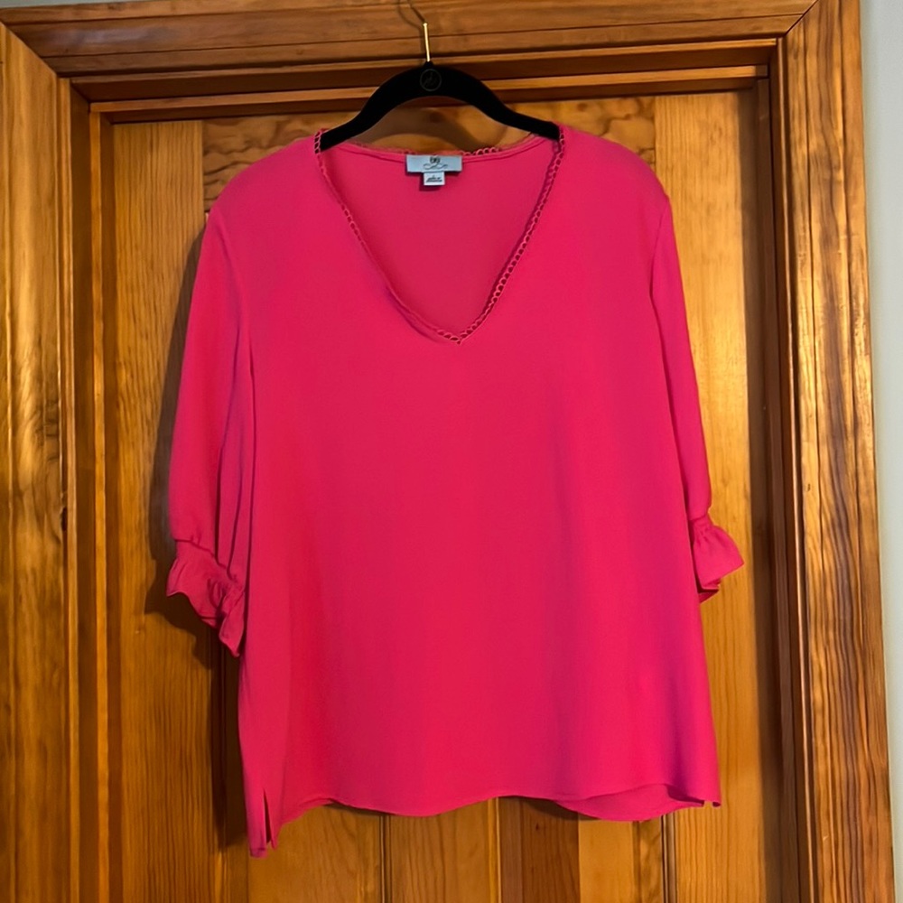 CeCe blouse size large in hot pink!